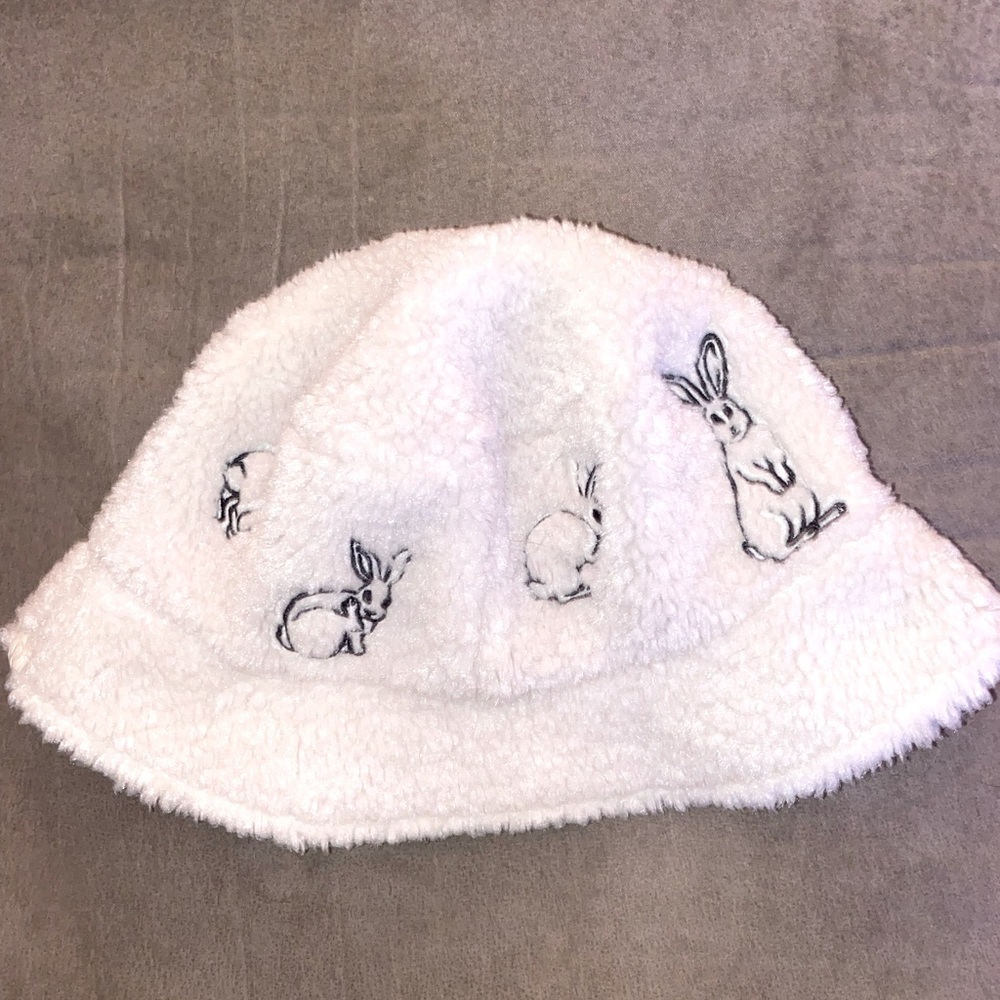 Reversible Fleece Bucket Hat  white with bunnies O/S